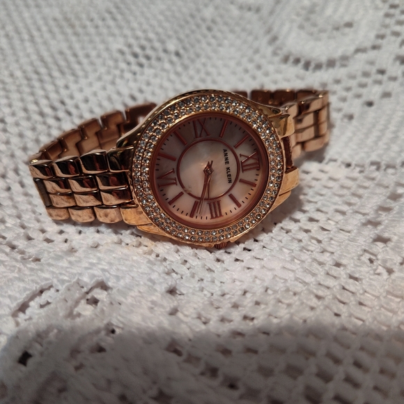 Anne Klein Watch for women - Picture 3 of 6